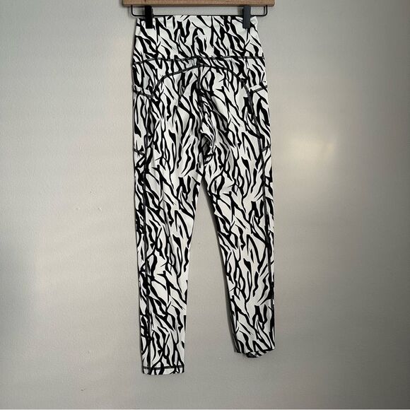 ZYIA Safari Pocket Brilliant Hi-Rise 7/8 24" black and white zebra print - Picture 5 of 10